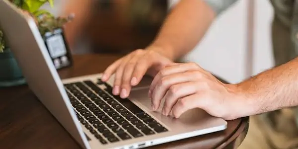 Investigating Internet Acquaintances from Germany