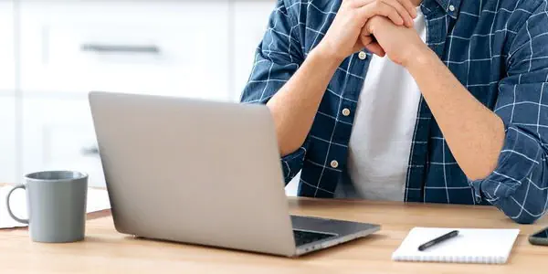 A person verifying the identity of their Google Chat partner